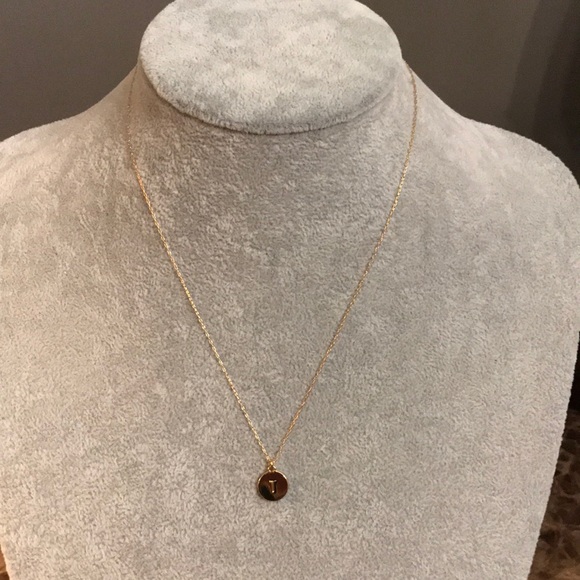 🆕 Kate Spade Gold Tone Mini Pendant, initial “T” - Picture 2 of 10